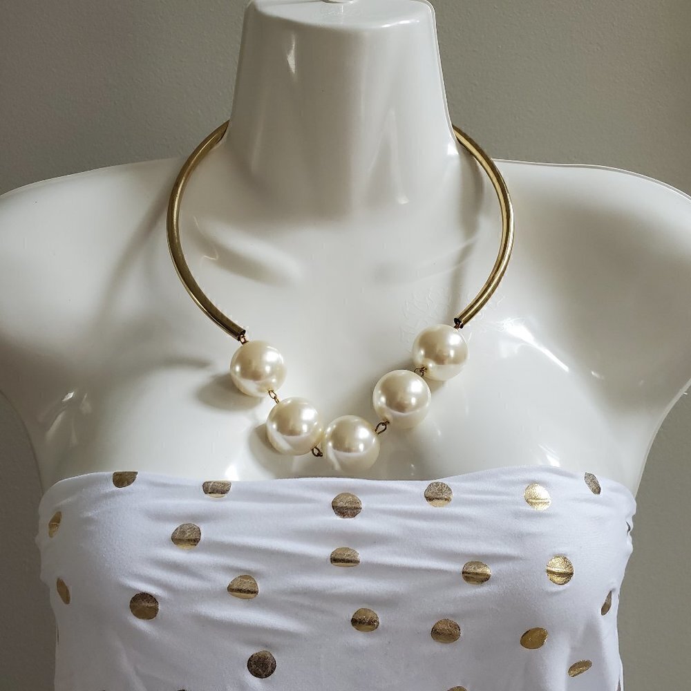 Gold/Pearl Choker Necklace.